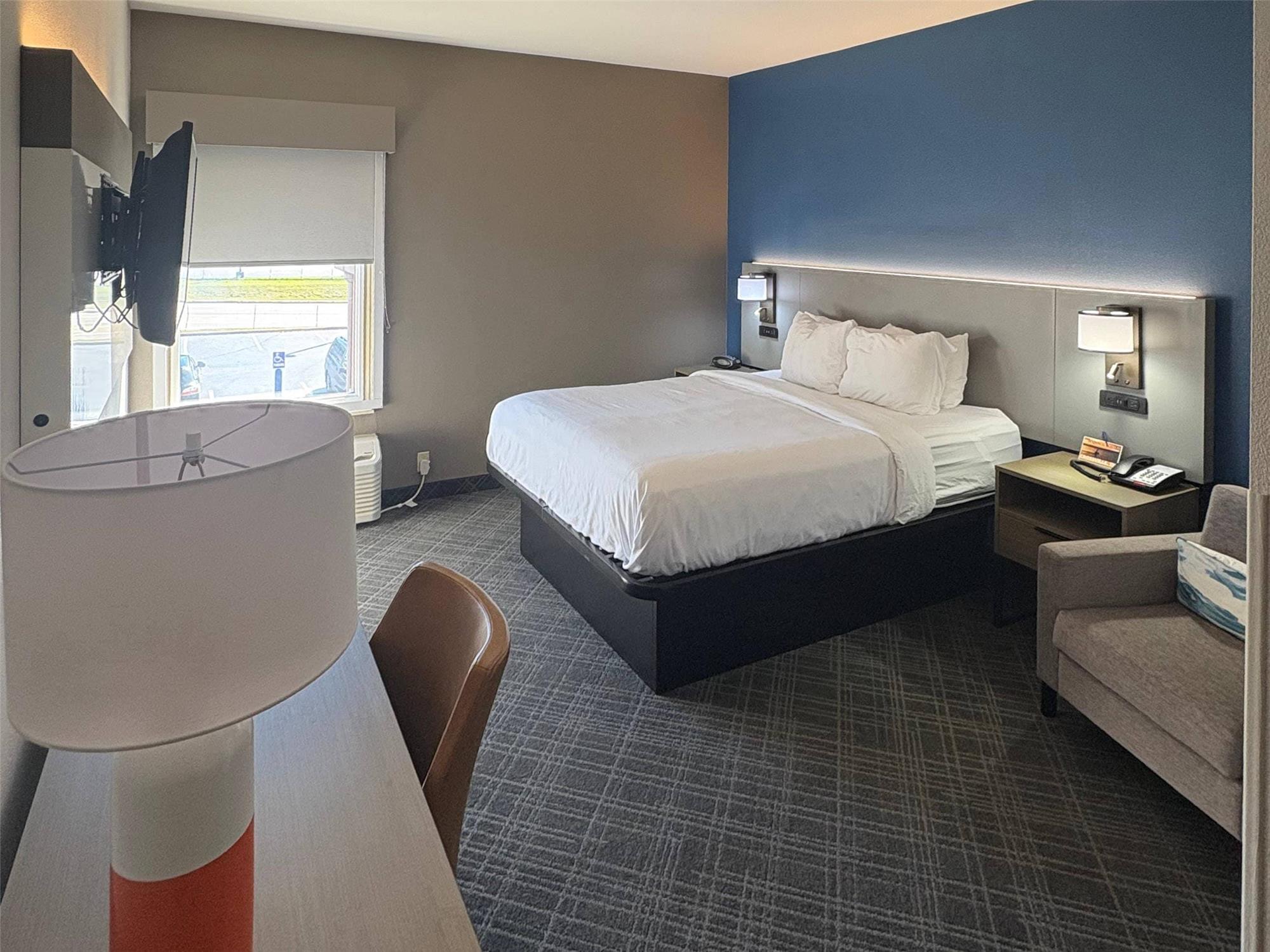 Upgrade, Efficiency, King Bed, Accessible