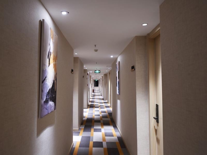 Shell Shanghai Normal University Hongcao Road Metro Station Guiping Road Hotel 17/24