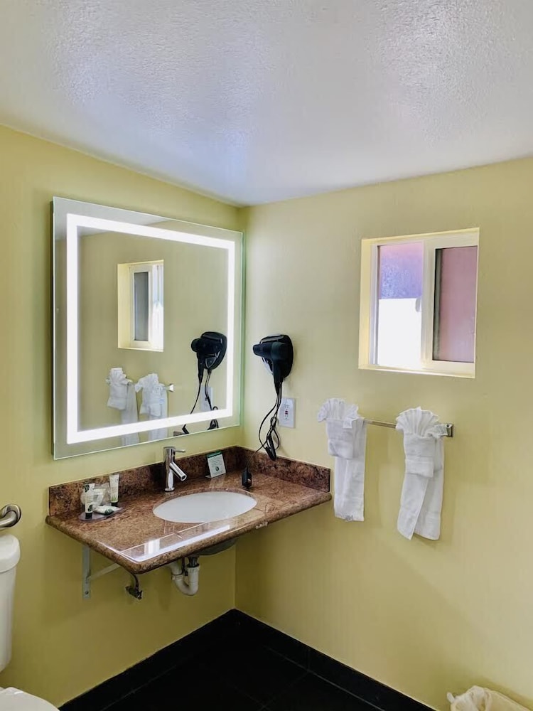 Estero Bay Motel 36/57