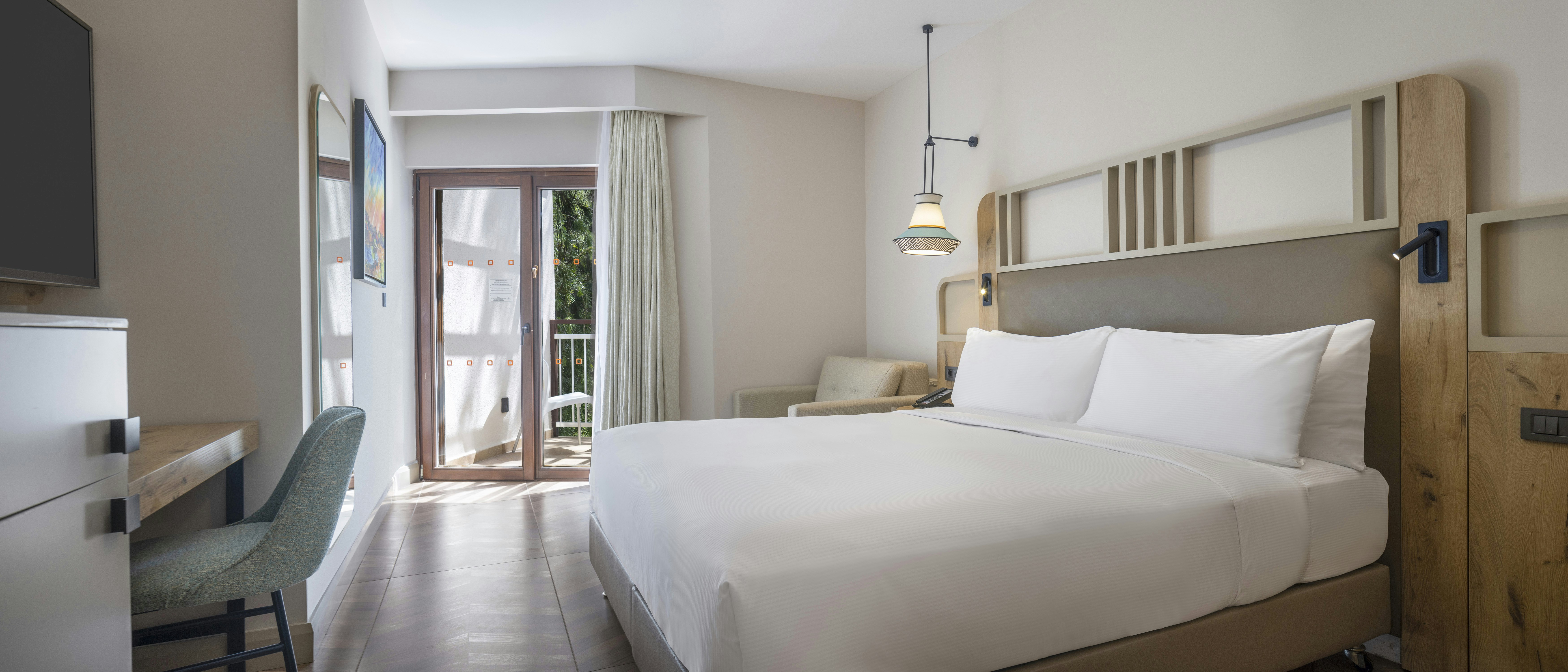 SUPERIOR, KING BED