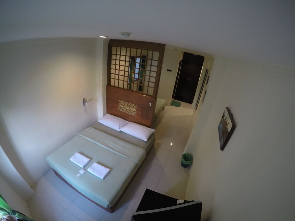 New Road Guest House 23/34