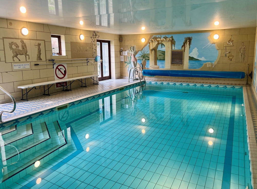 Newby Bridge Hotel 37/60