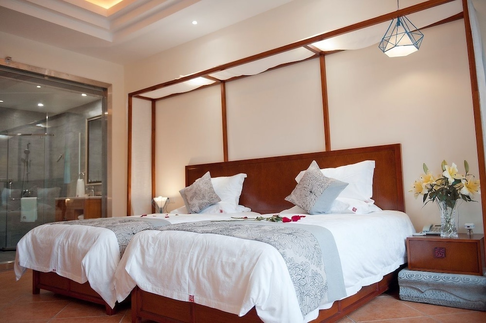Guilin Crystal Crescent Moon Hotel 18/71