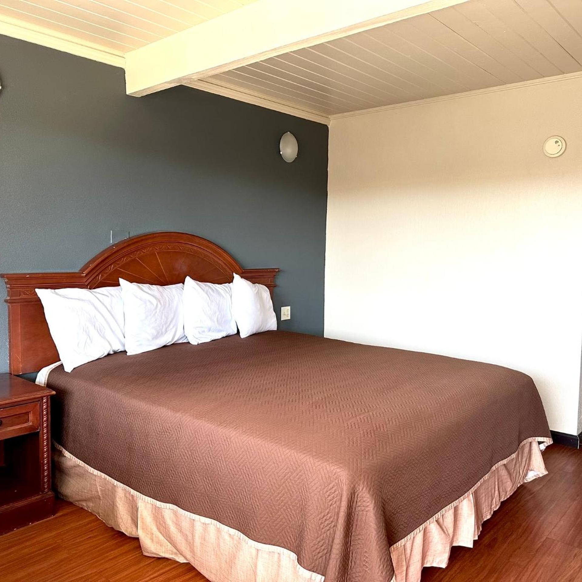 Regency Inn Fresno 7/14