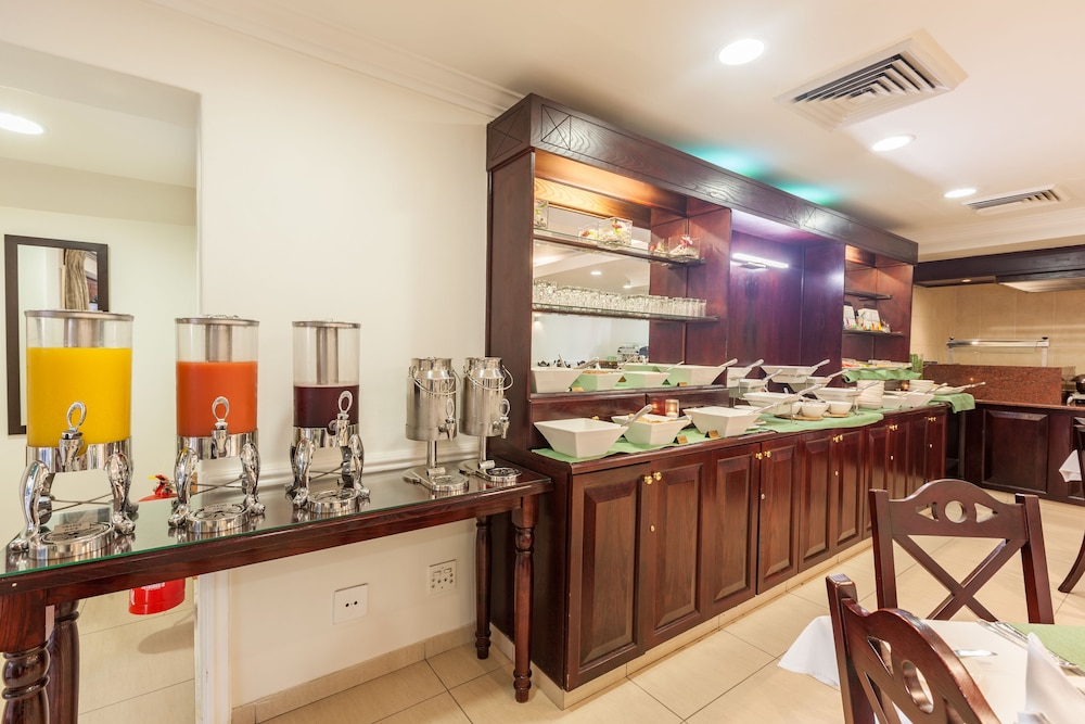 Courtyard Hotel Rosebank 37/47