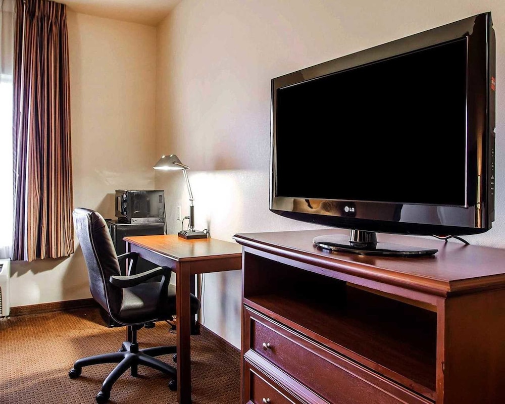 Comfort Inn & Suites Grinnell near I-80 32/32