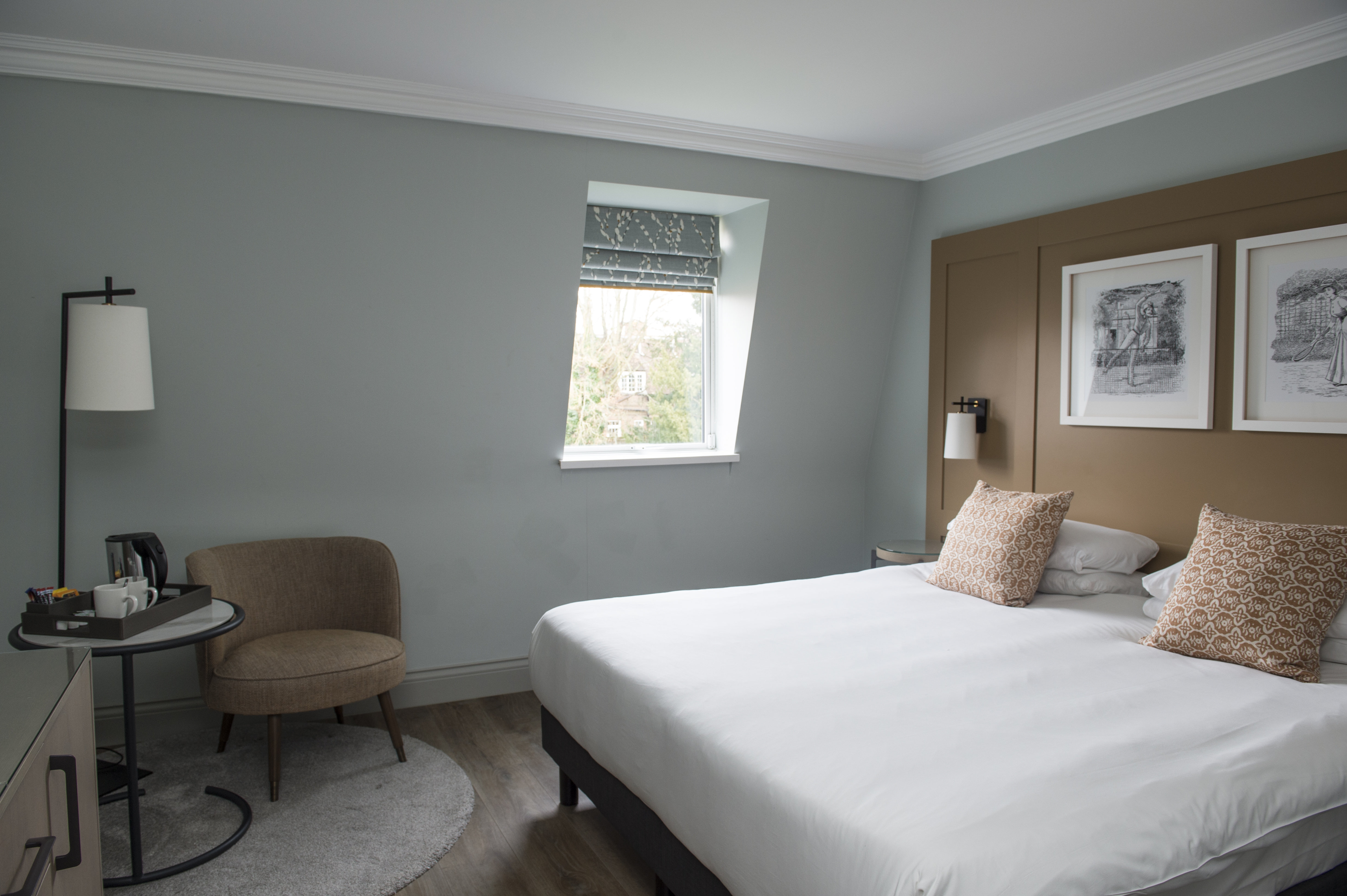 Bush Hotel Farnham 11/50