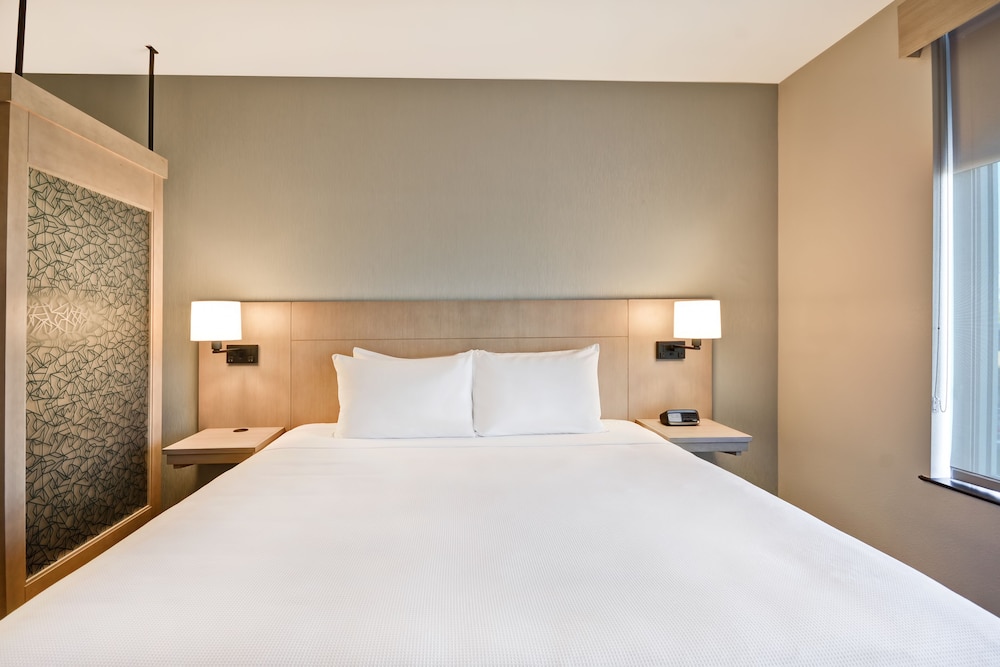 Hyatt Place Fresno 7/28