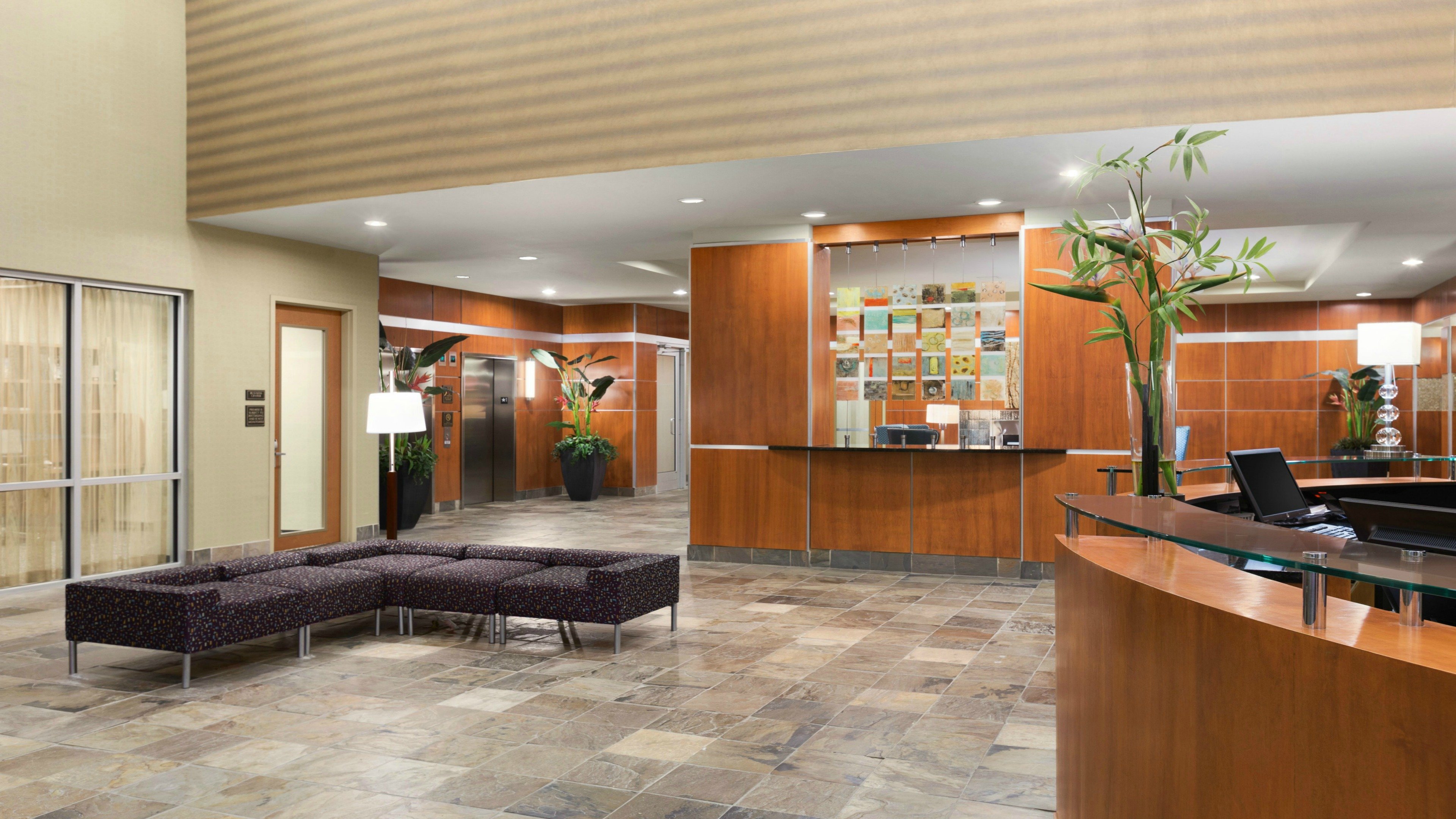 Holiday Inn & Suites Williamsburg-Historic Gateway 5/21