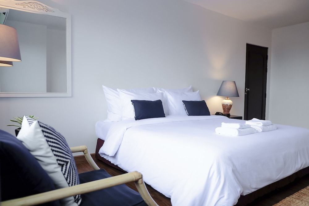 La Mai Hotel 9/29