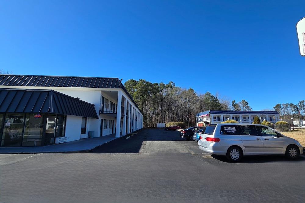 Sunrise Inn By OYO Newport News US-60 38/53