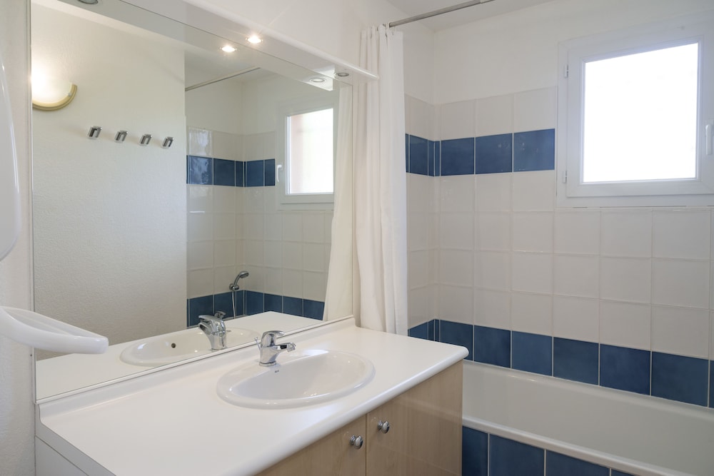 Residence Vacanceole Port Minervois / Les Hauts du lac 63/67