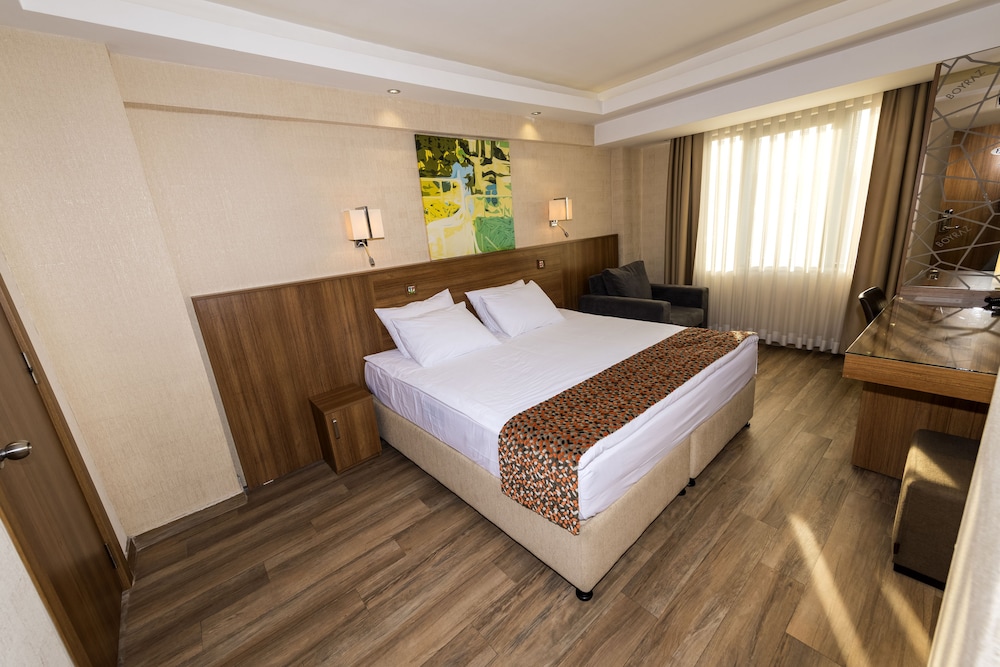 B Guest Hotel 24/66