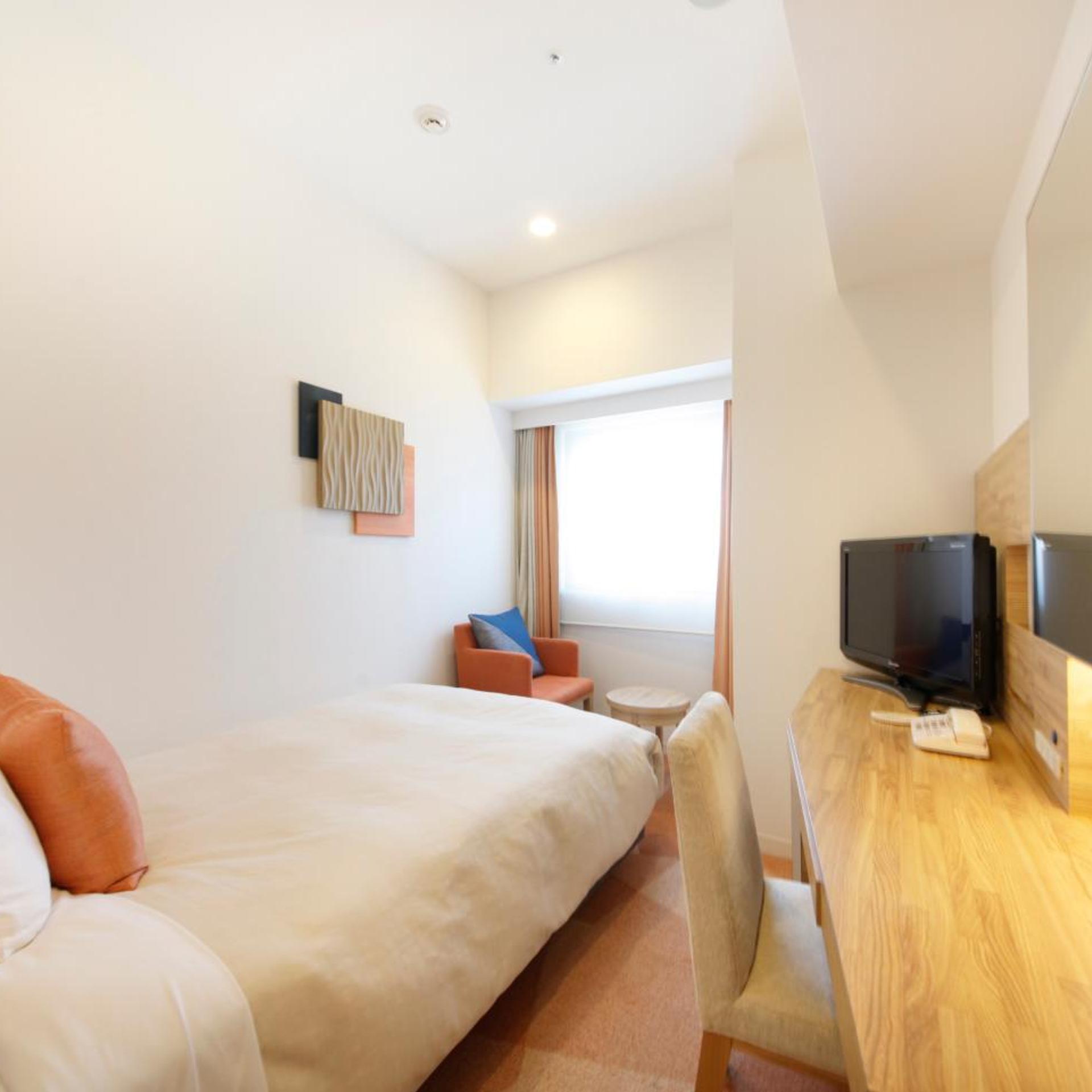 ROOM, SINGLE