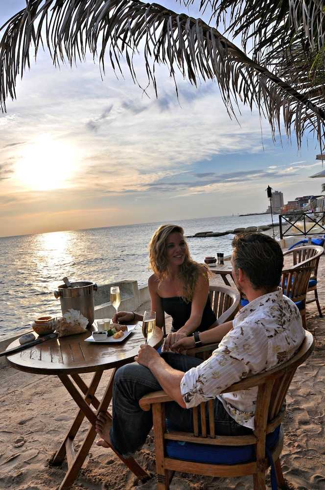 Scuba Lodge & Ocean Suites 73/76