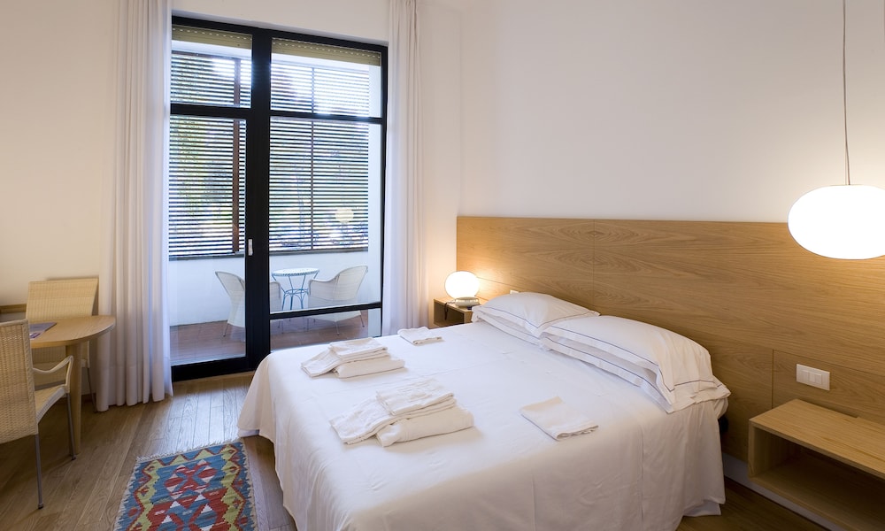 Hotel Emilia 15/48