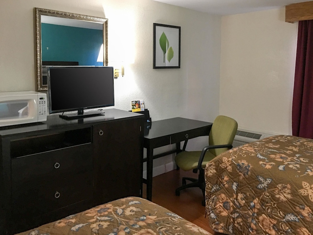 Days Inn by Wyndham Thomson 21/27