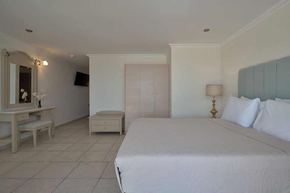 Paleokastritsa Palace Hotel - Adults Only 9/48