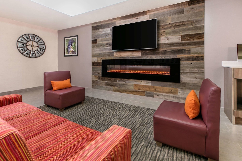 La Quinta Inn & Suites by Wyndham Fredericksburg 29/48