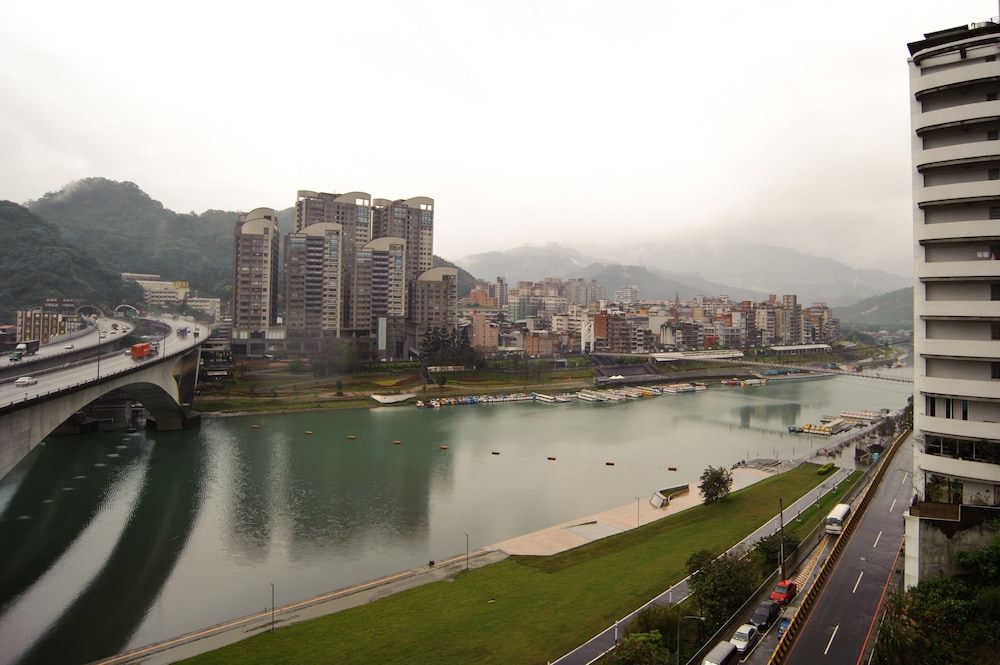 Bitan Hotel 55/61
