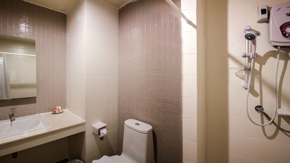B2 Premier Hotel & Resort 43/44
