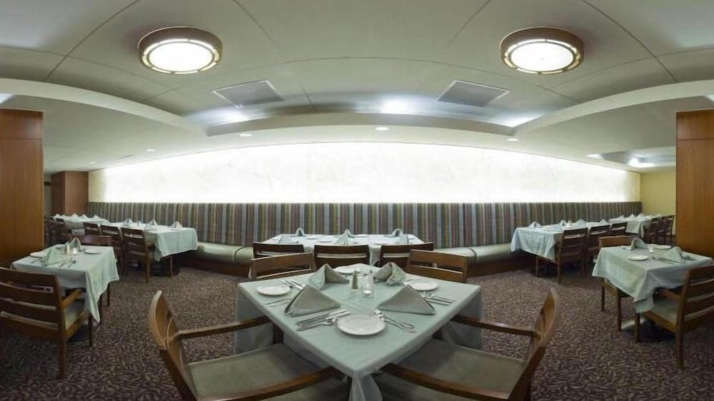 Randolph Hotel Liverpool/Syracuse/Airport West, Trademark 48/63