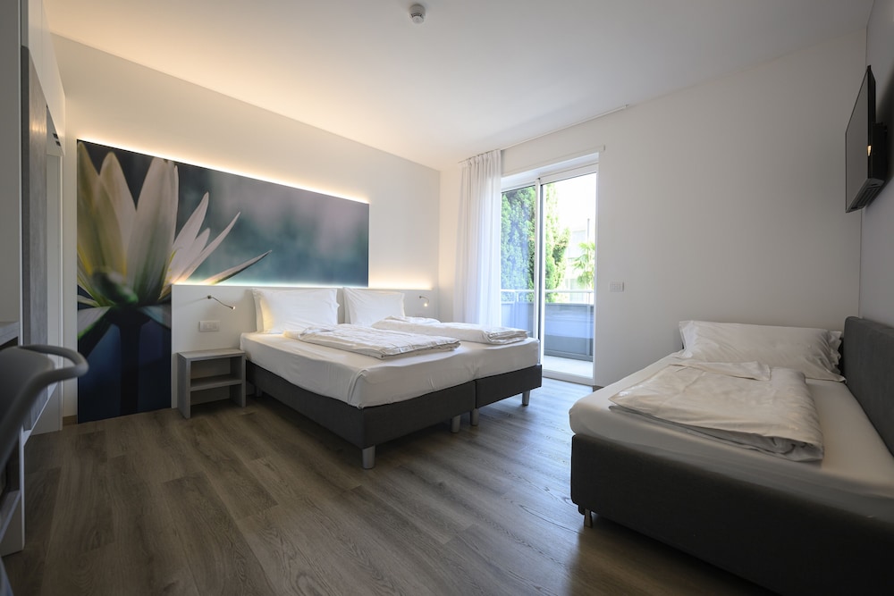 Hotel Riviera 15/50