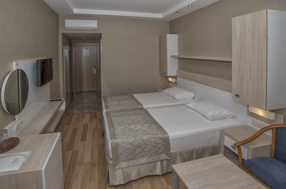 Riviera Hotel & Spa 28/55