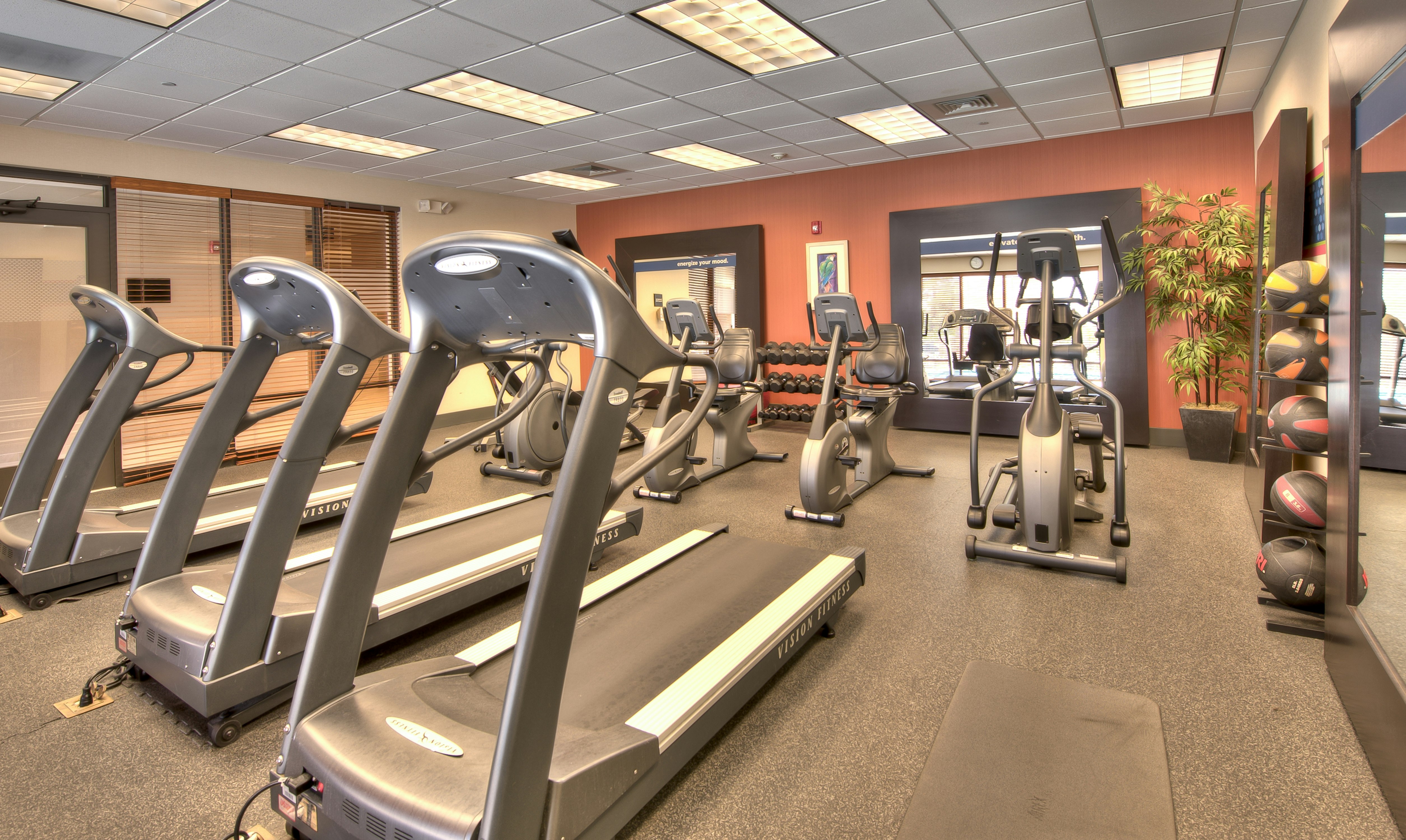 Hampton Inn Wilmington - University Area/Smith Creek Station 32/72
