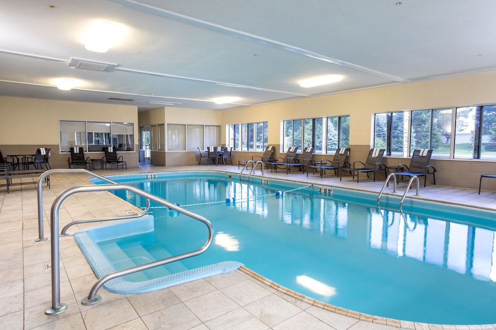 Quality Inn and Suites Sandusky 25/40