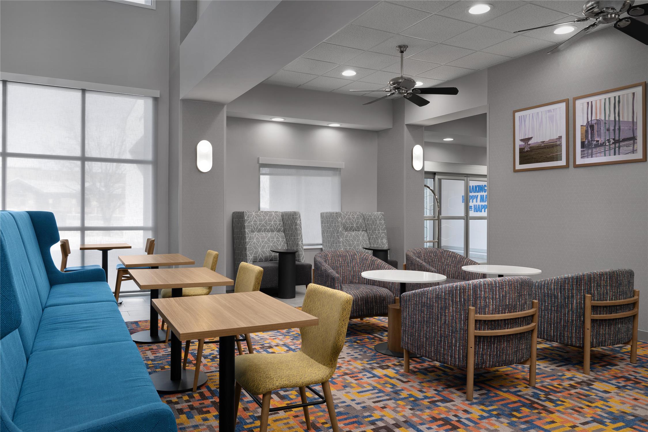 Hampton Inn And Suites Roswell 19/34