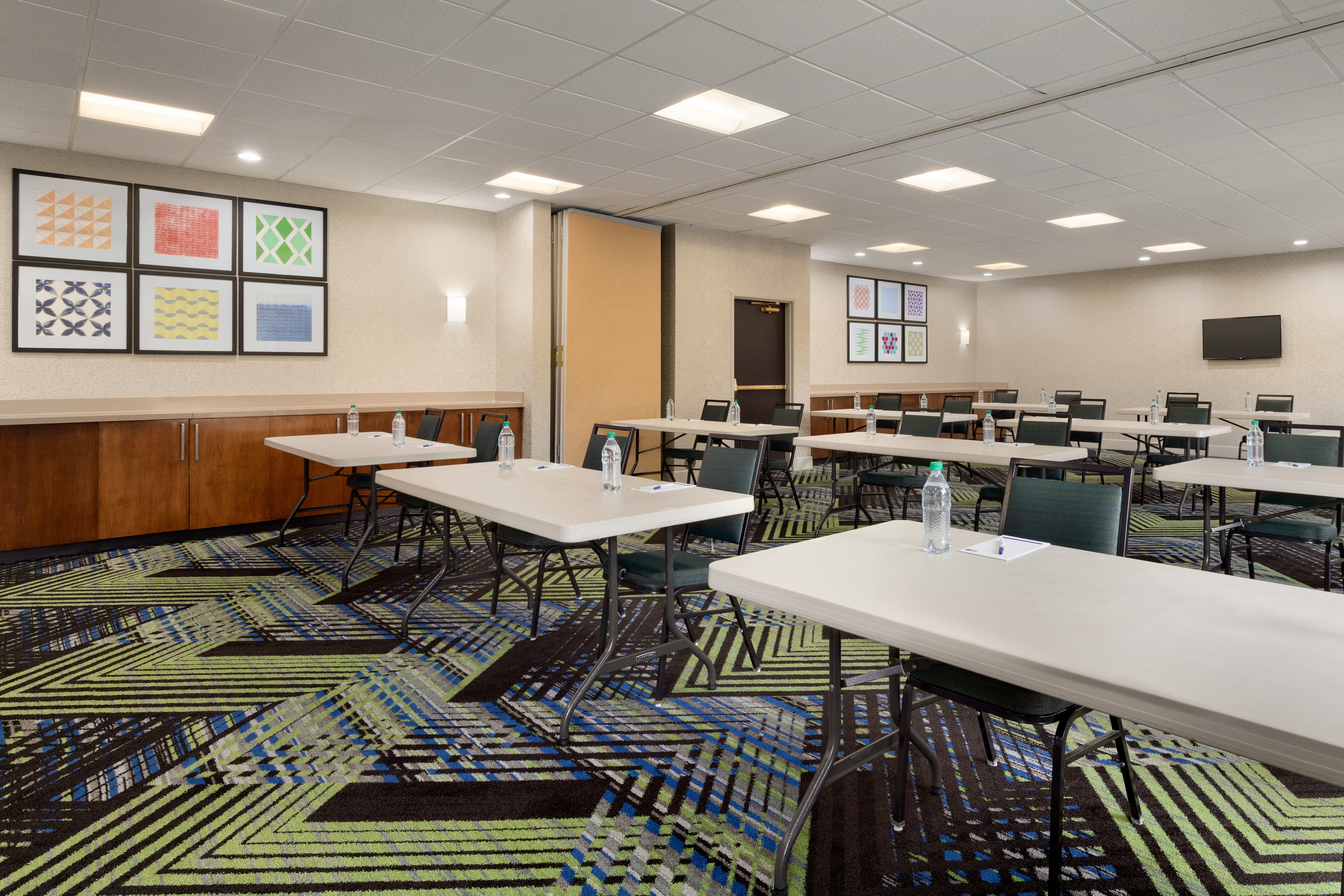 Holiday Inn Express Hotel Suites Auburn University Area 47/53