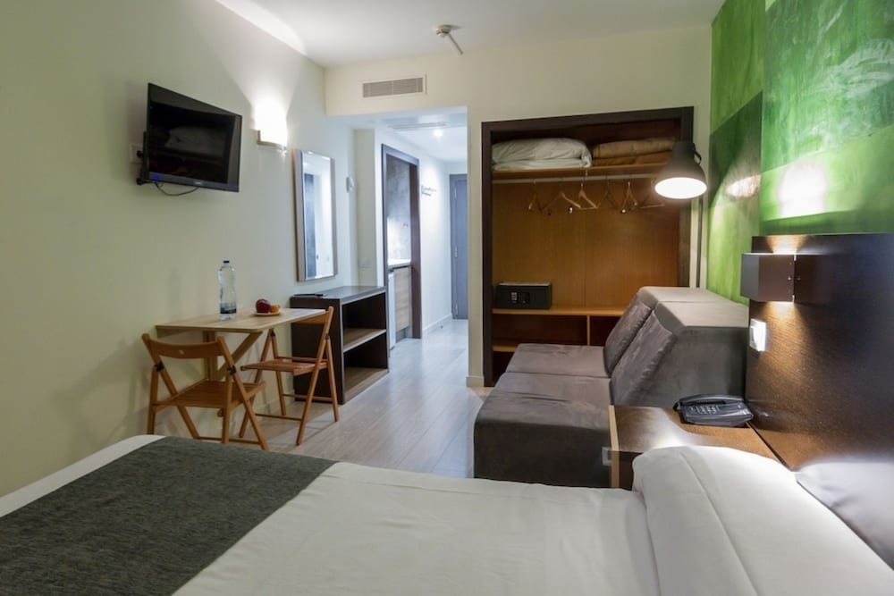Apartamentos Recoletos 24/65