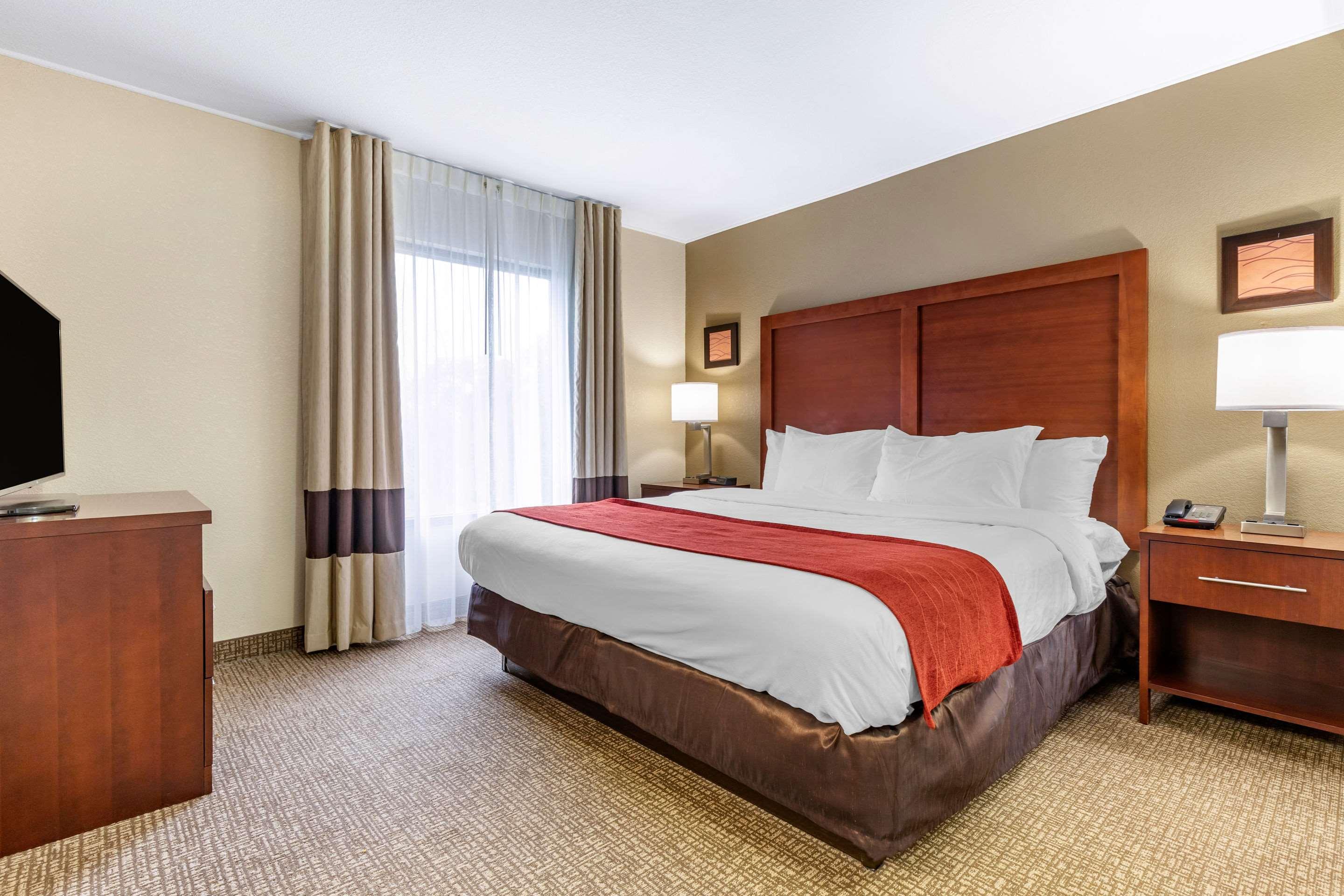 Suite, King Bed, Comfort Inn & Suites Clemson - University Area 2/10