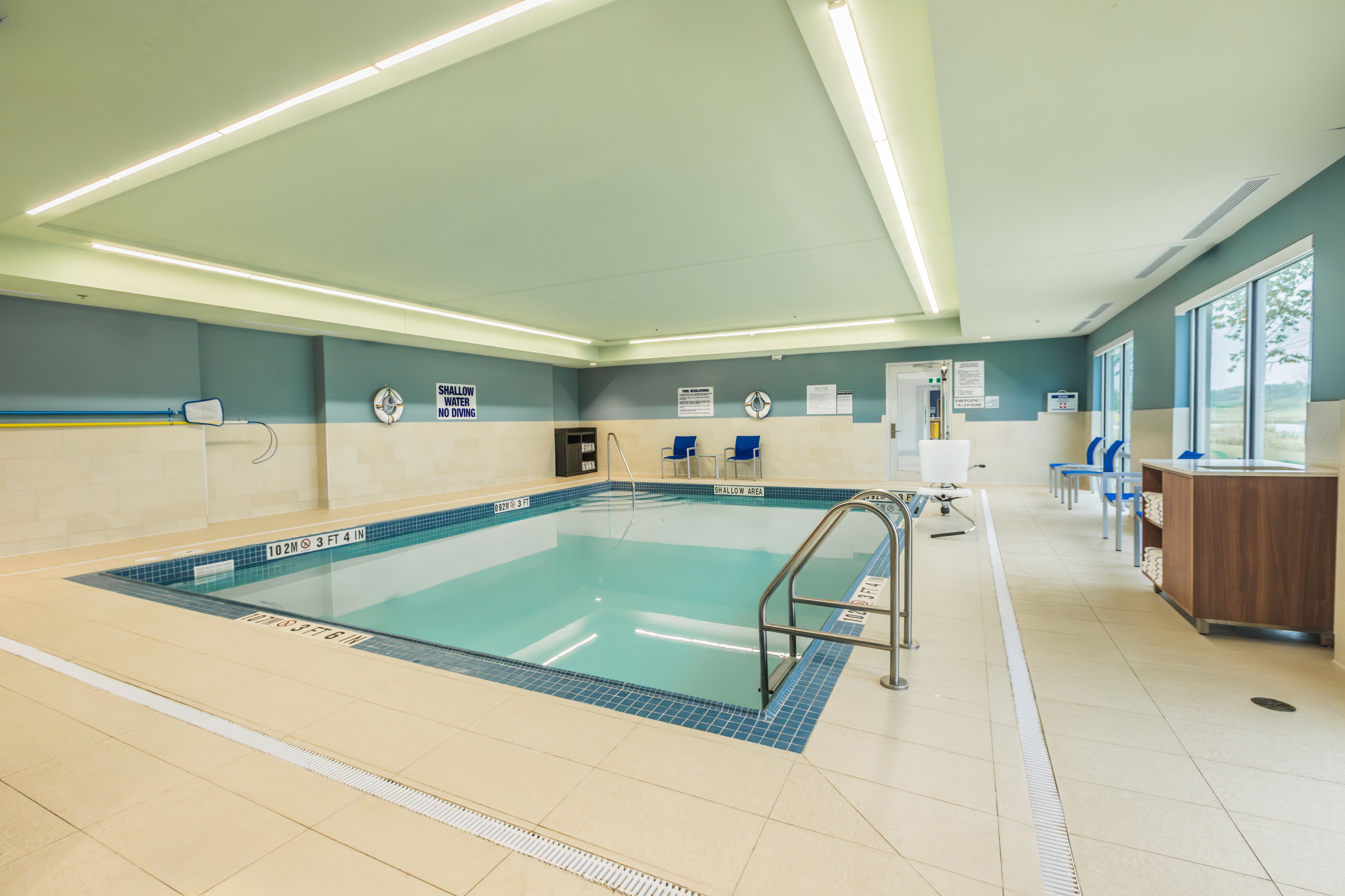 Holiday Inn Express and Suites Welland 32/65