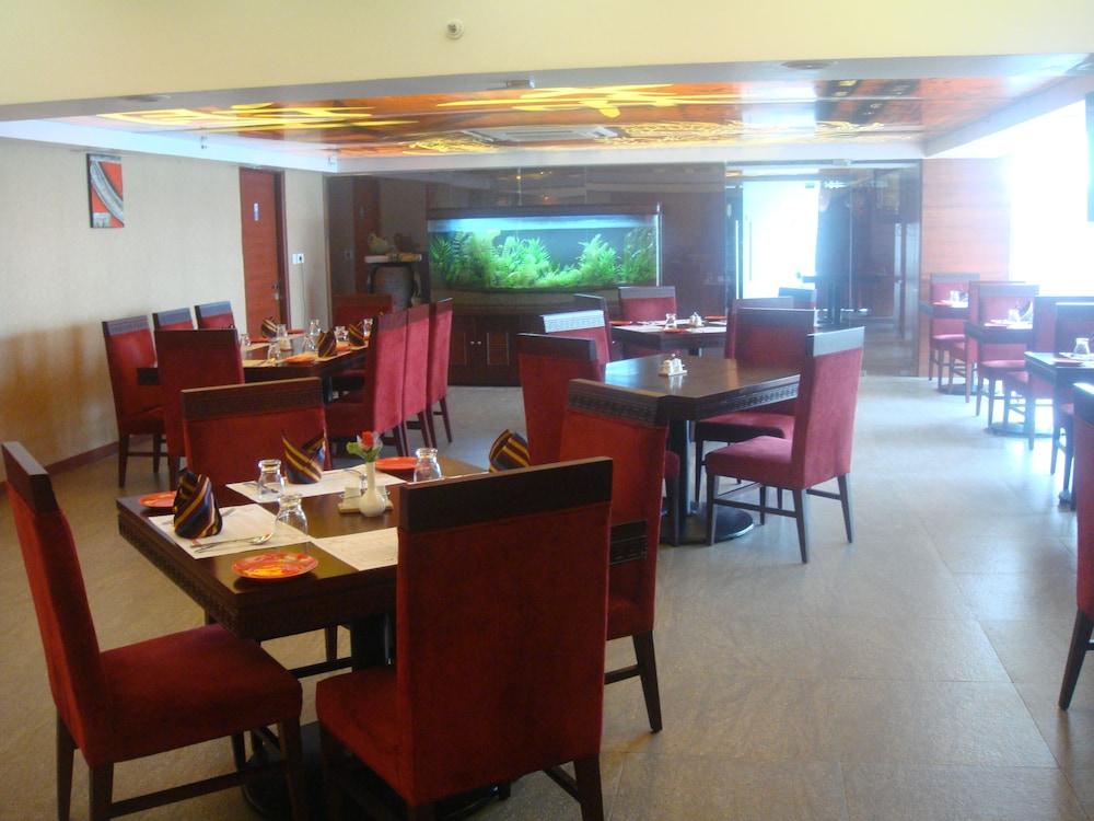 Hotel Chennai Le Palace 63/72