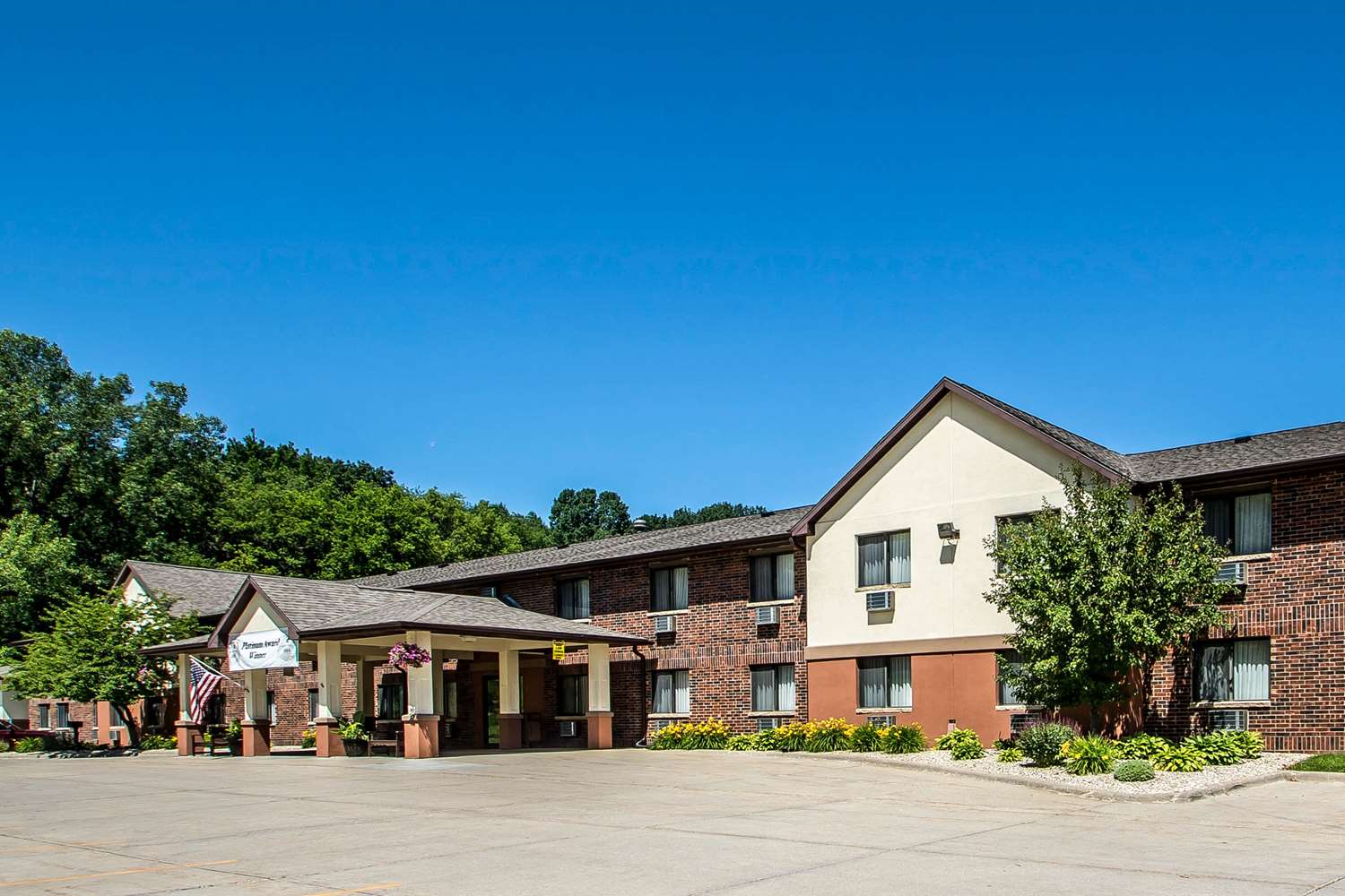 Quality Inn & Suites Decorah 4/23