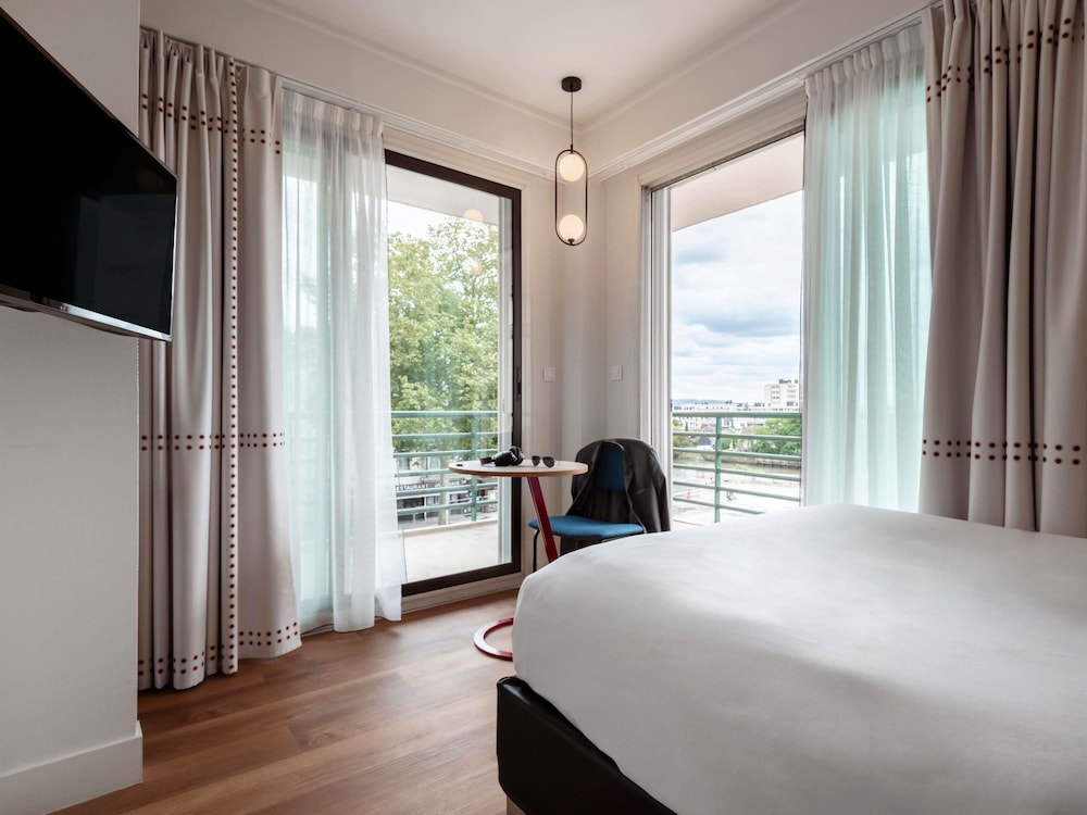 غرفة قياسية بسريرين منفصلين بشرفة، Ibis Styles Rouen Centre Cathedrale 4/10