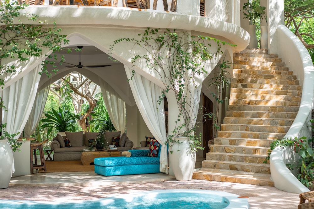 Xanadu Luxury Villas 5/50