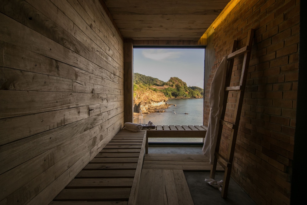 Dakak Park Beach Resort 14/50