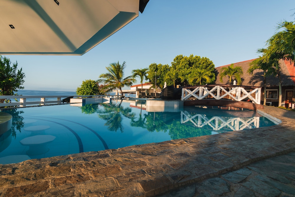 Cliffside Resort Panglao 37/68