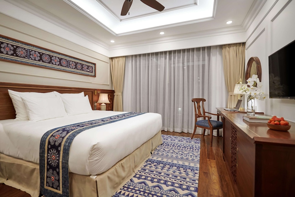 Premium, Classic, King Bed, Mountain View, Balcony