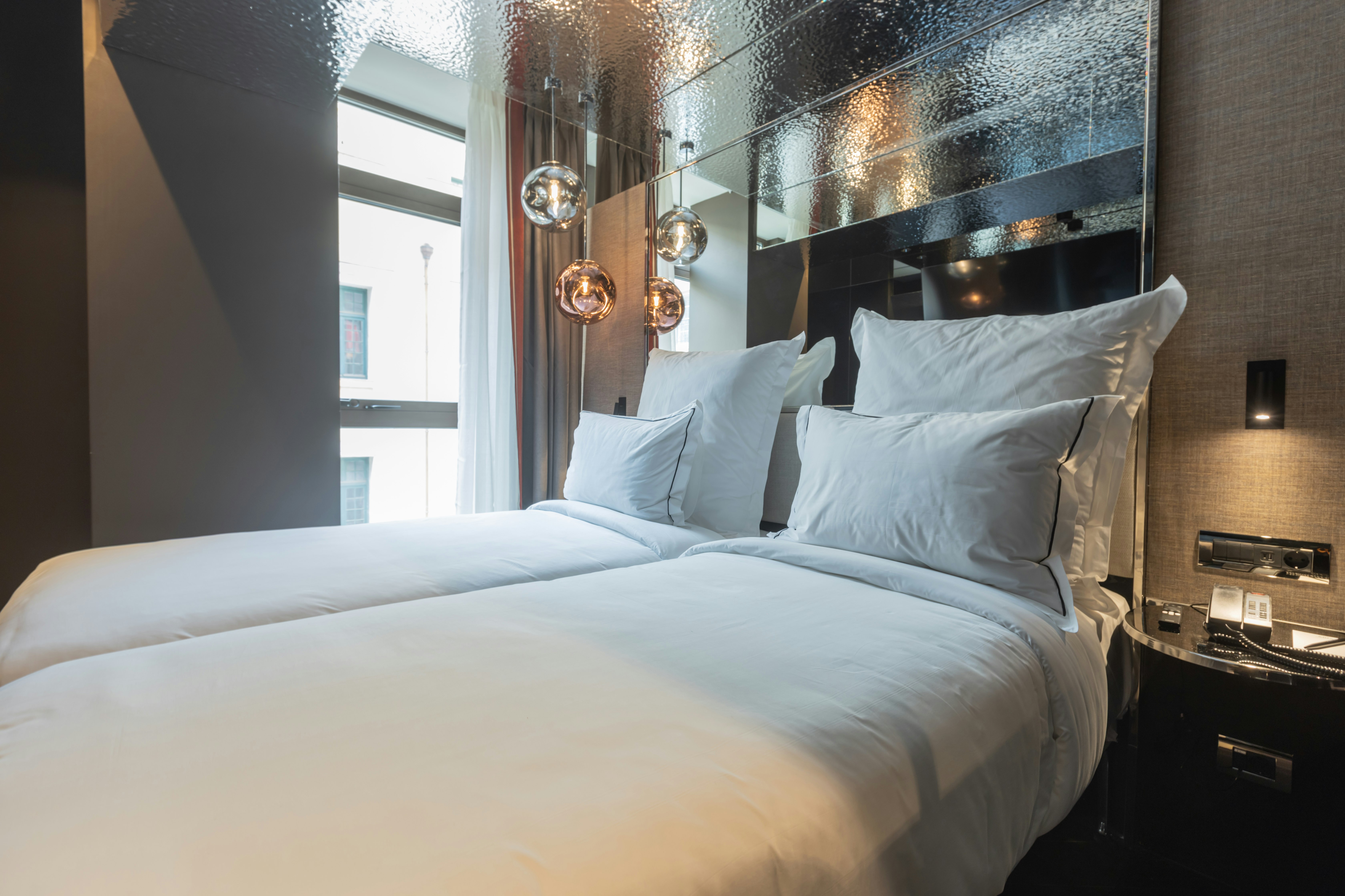 GUEST ROOM, TWIN BEDS