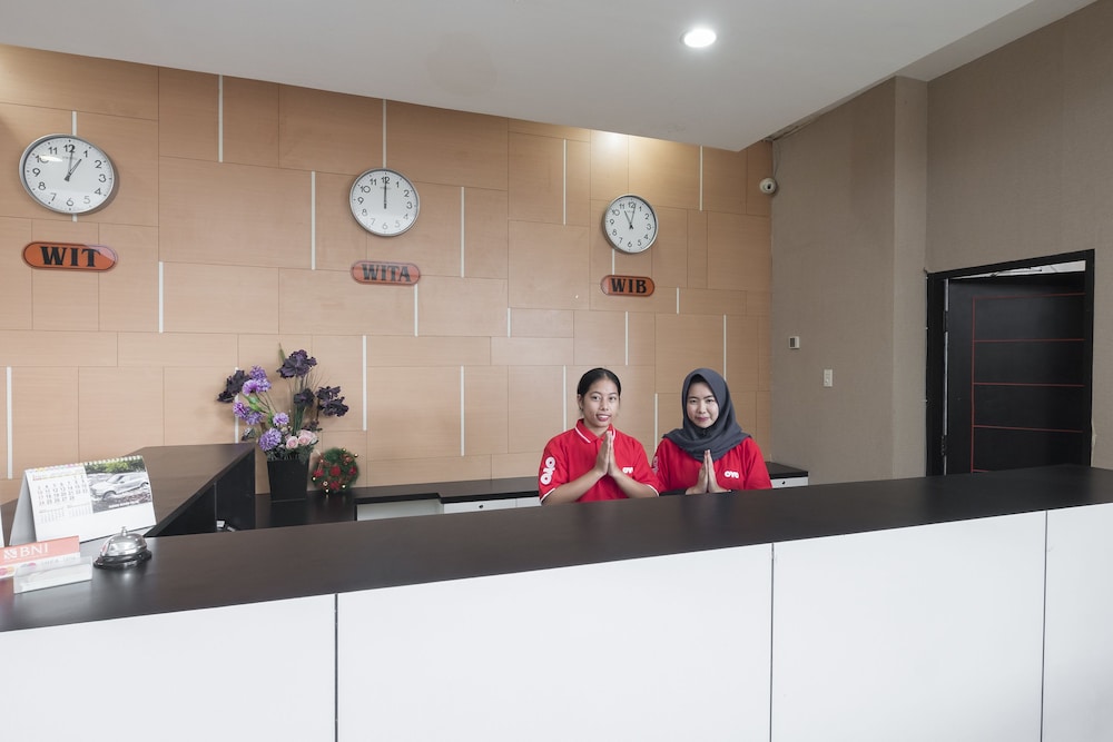 OYO 472 Hotel Asyra 2/16