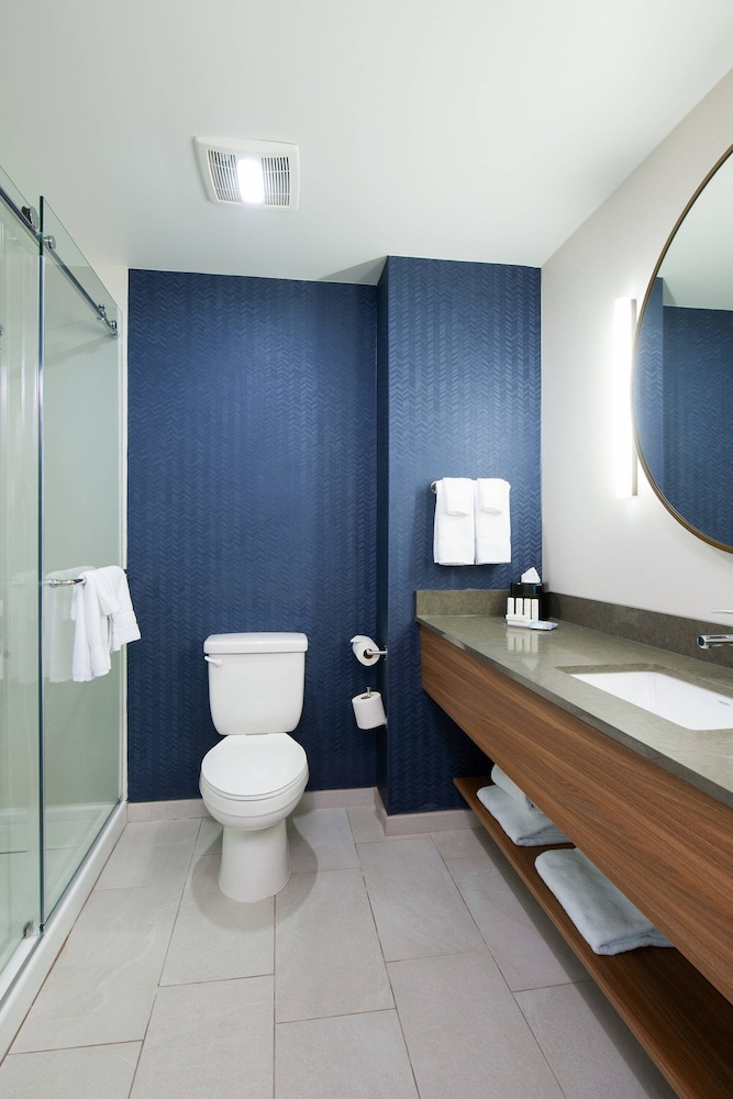Fairfield Inn & Suites By Marriott Pittsburgh Downtown 10/24
