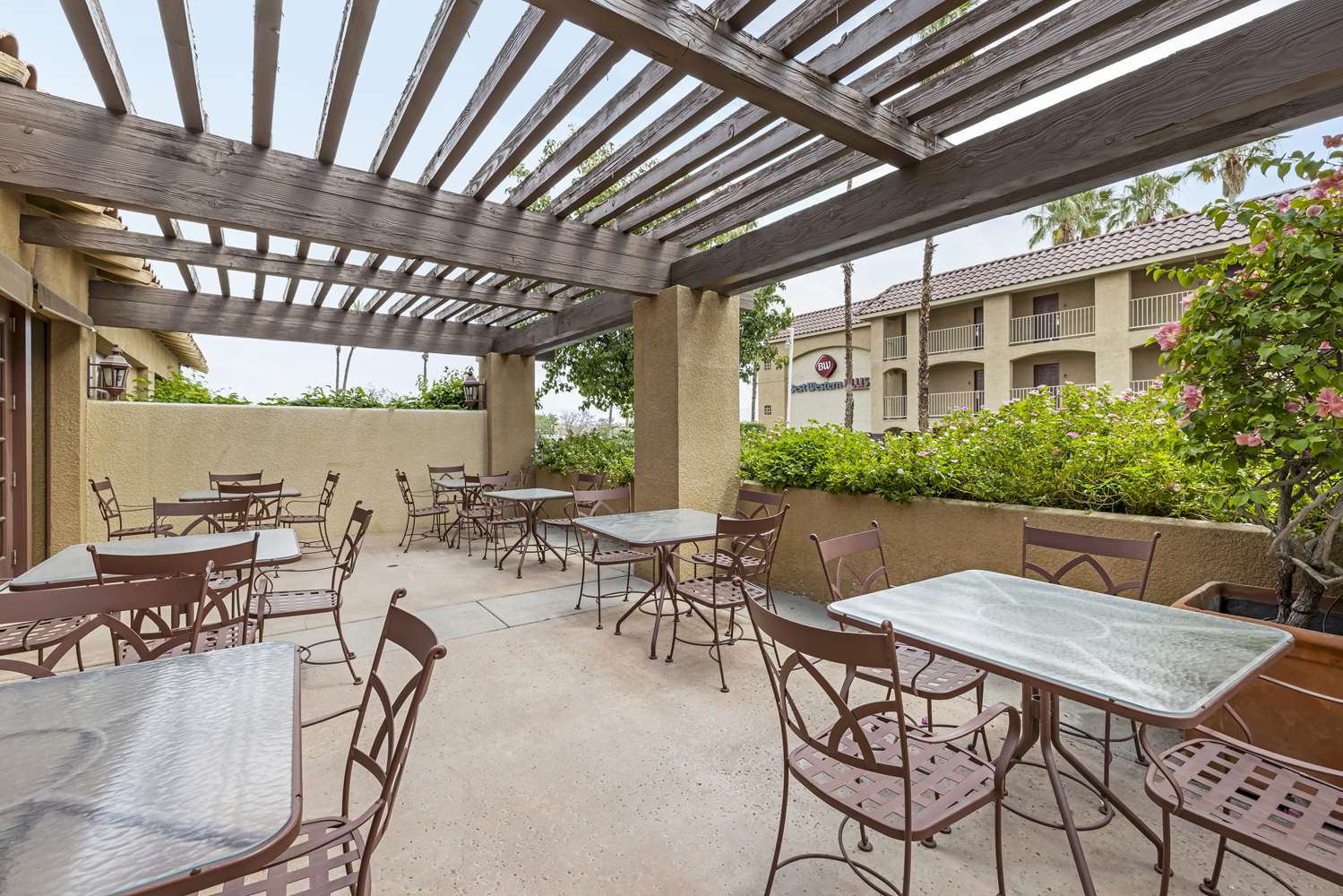 Best Western Plus Palm Desert Resort 31/43