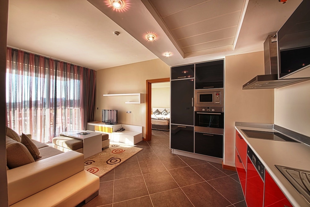 Karya Family Resort 64/88