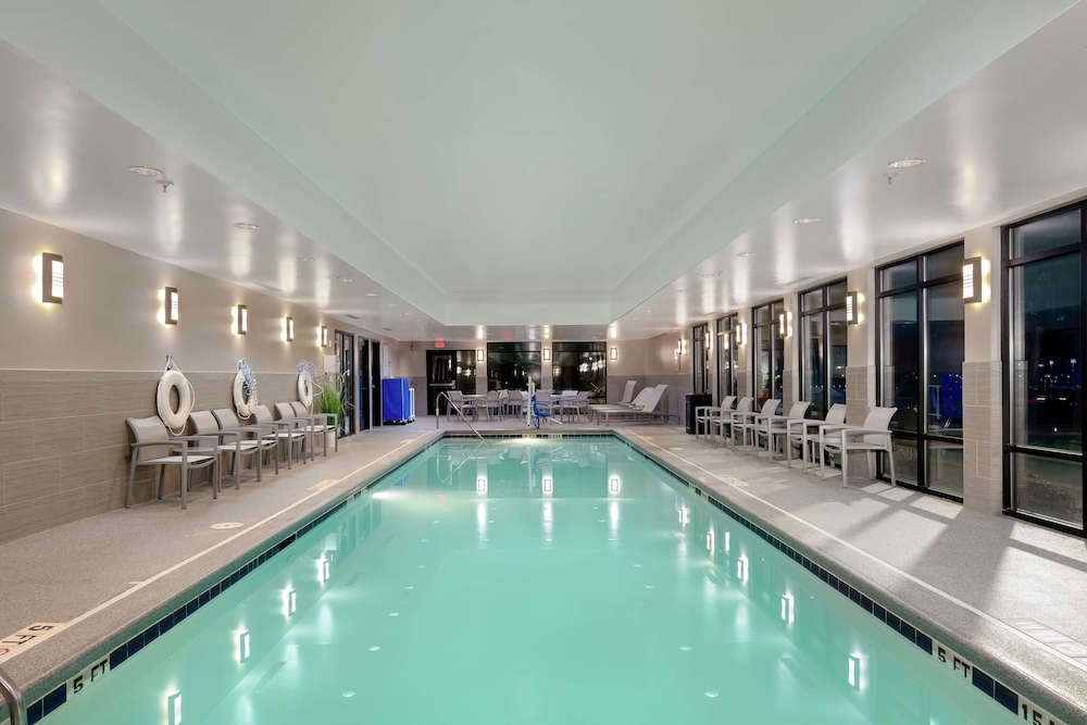 HAMPTON INN EMERSONLAKEPOINT GA in CARTERSVILLE - GA