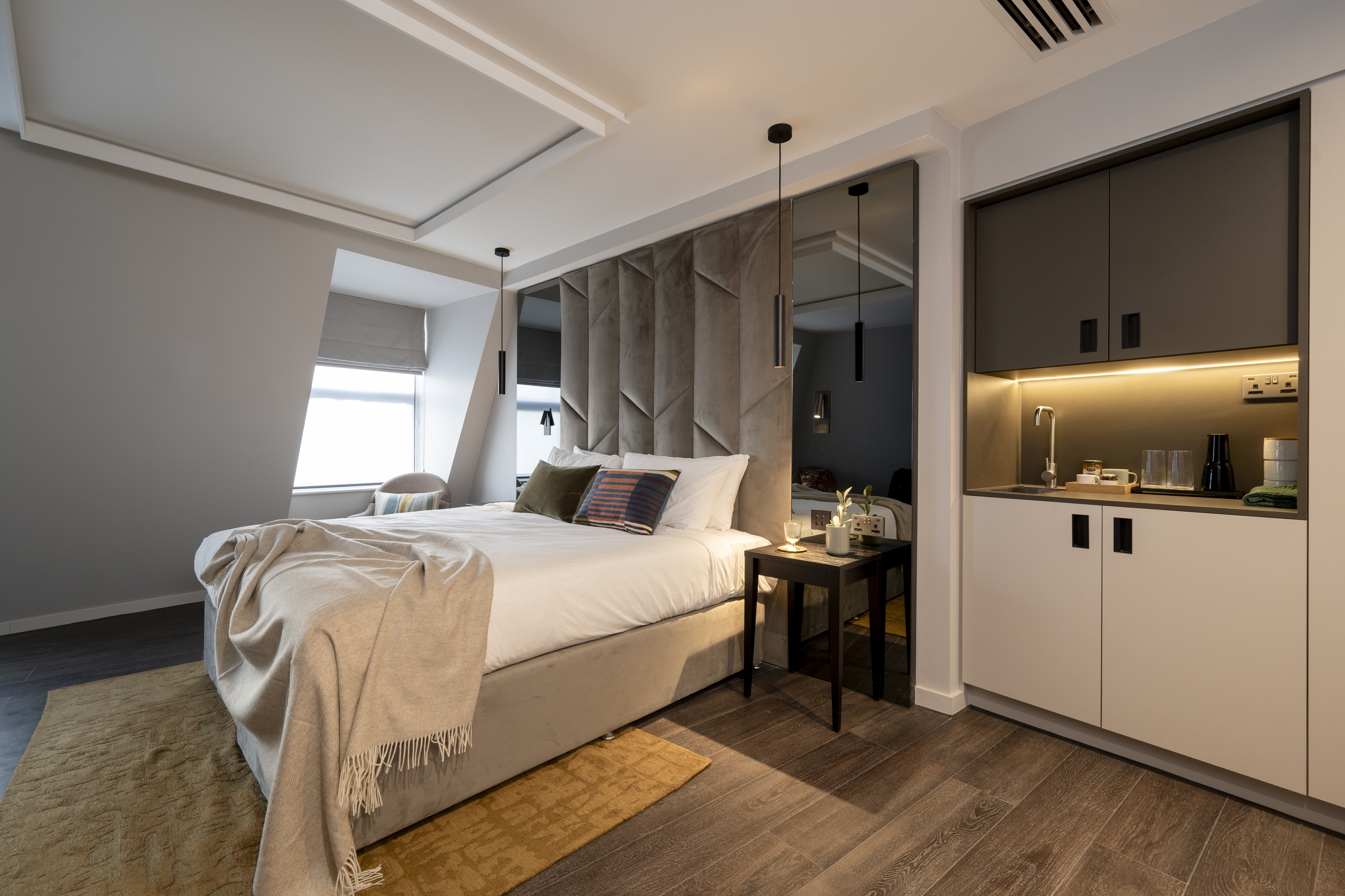 Studio Premier Room