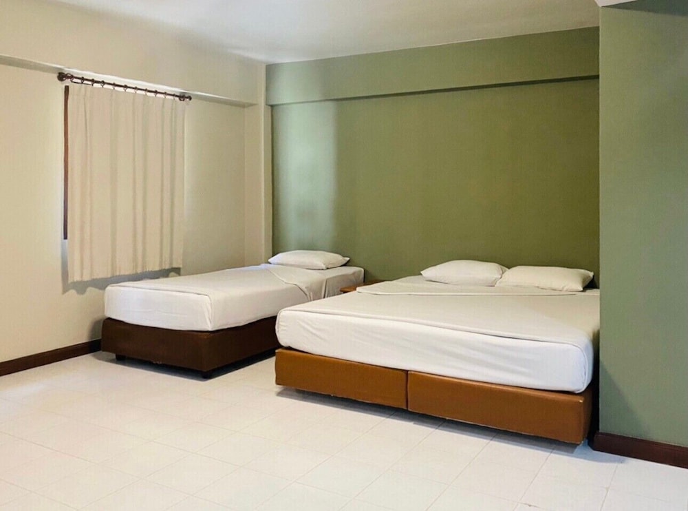 Sun Hotel 33/63